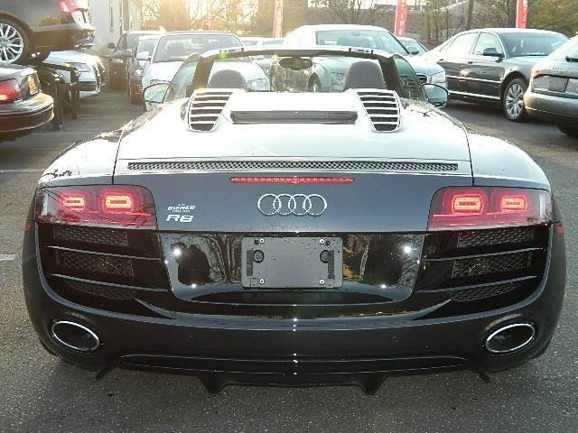 Audi R8 2012 photo 5