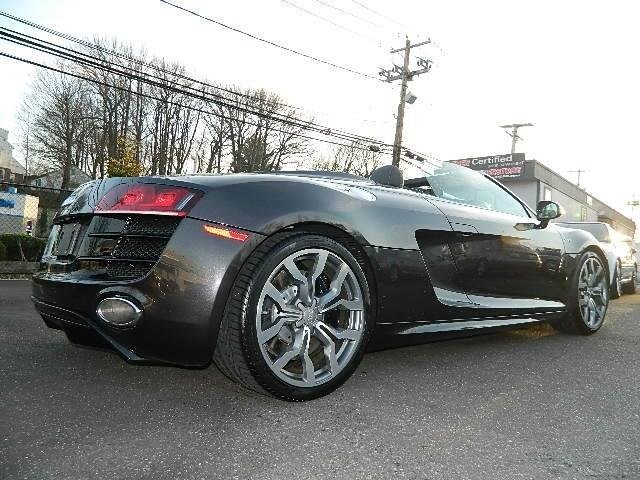 Audi R8 2012 photo 4