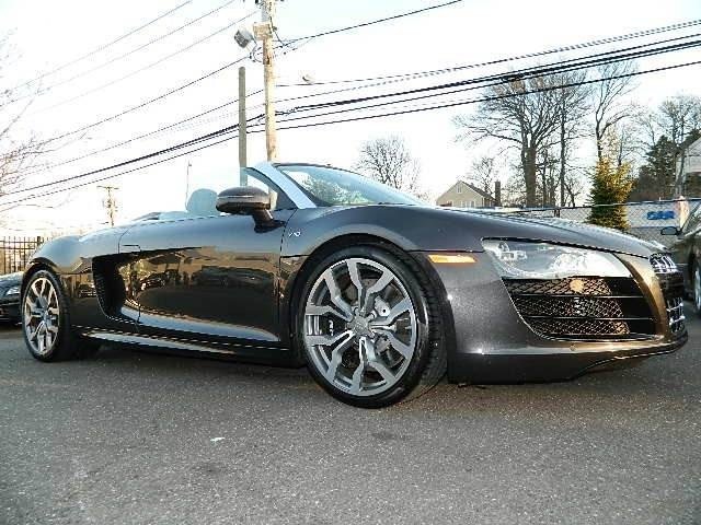 Audi R8 2012 photo 2