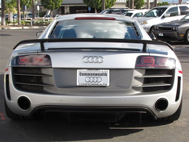 Audi R8 2012 photo 4