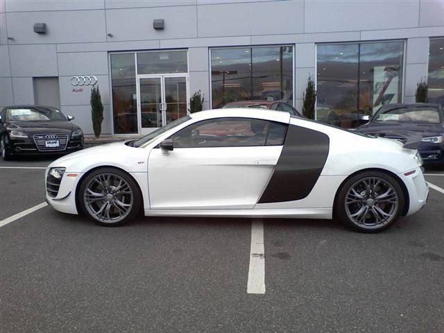 Audi R8 2012 photo 3