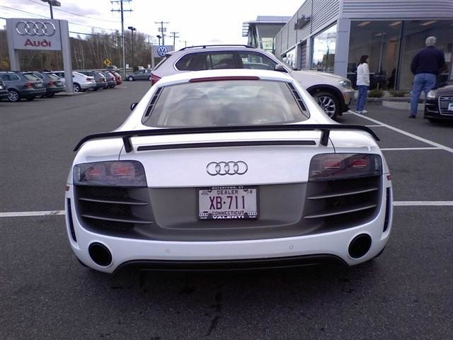 Audi R8 2012 photo 4