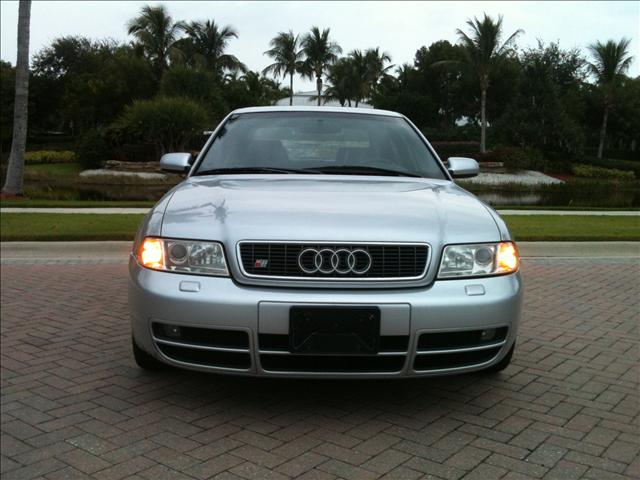 Audi S4 2000 photo 3