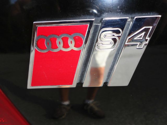 Audi S4 2001 photo 2