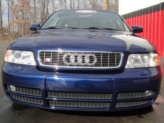 Audi S4 2002 photo 2