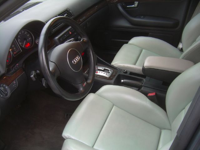Audi S4 2004 photo 12