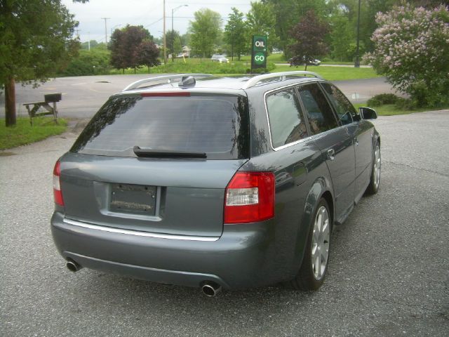 Audi S4 2004 photo 9