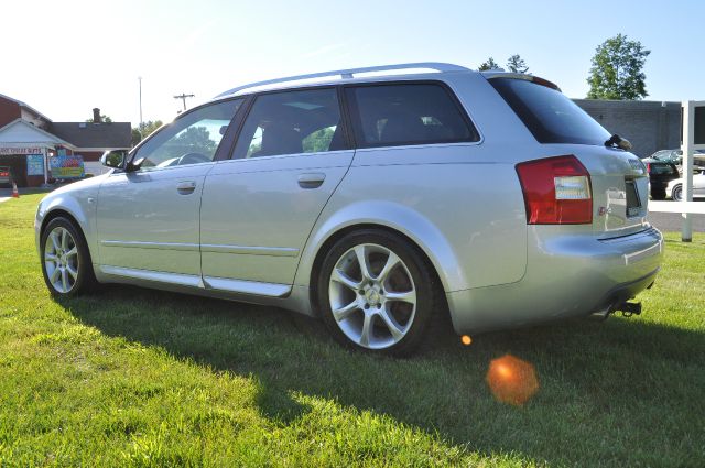 Audi S4 2004 photo 4