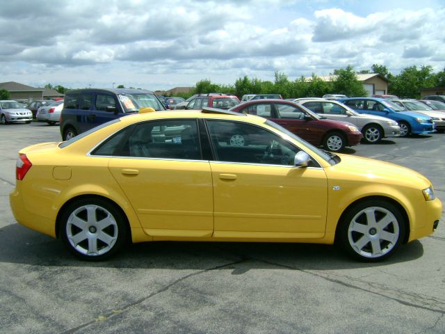 Audi S4 2004 photo 1