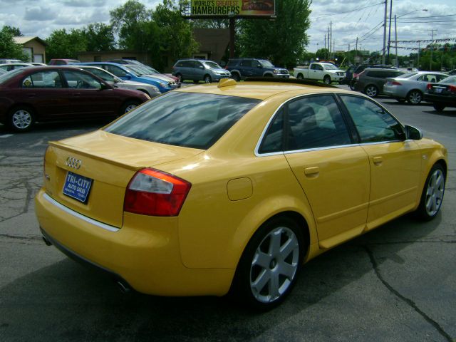 Audi S4 2004 photo 2