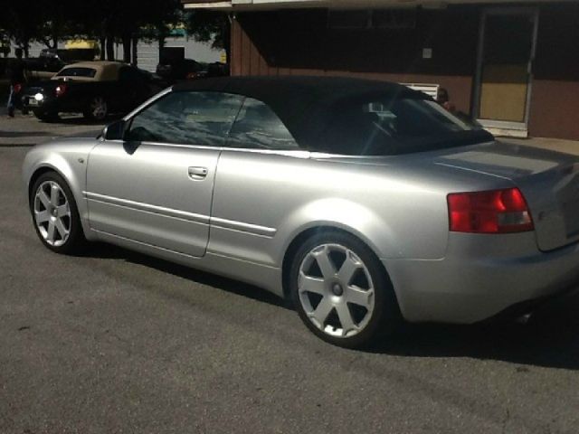 Audi S4 2004 photo 1