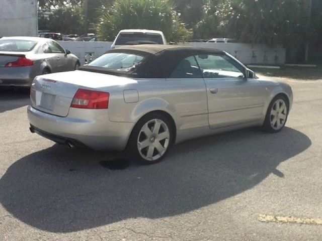 Audi S4 2004 photo 9