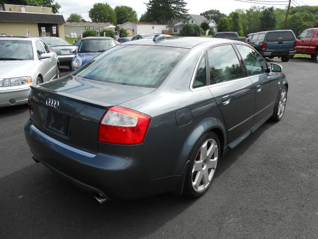 Audi S4 2004 photo 4