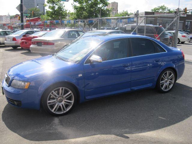 Audi S4 2004 photo 1