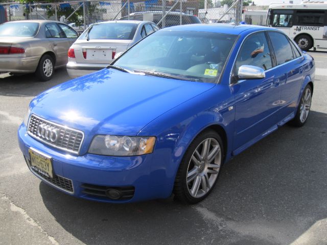 Audi S4 2004 photo 4