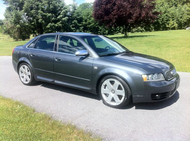 Audi S4 2005 photo 14