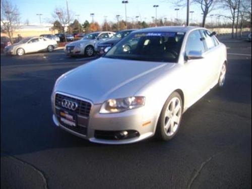 Audi S4 2005 photo 2