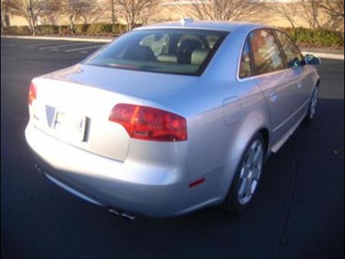 Audi S4 2005 photo 4