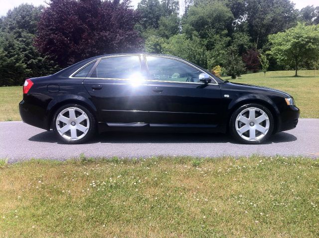 Audi S4 2005 photo 2