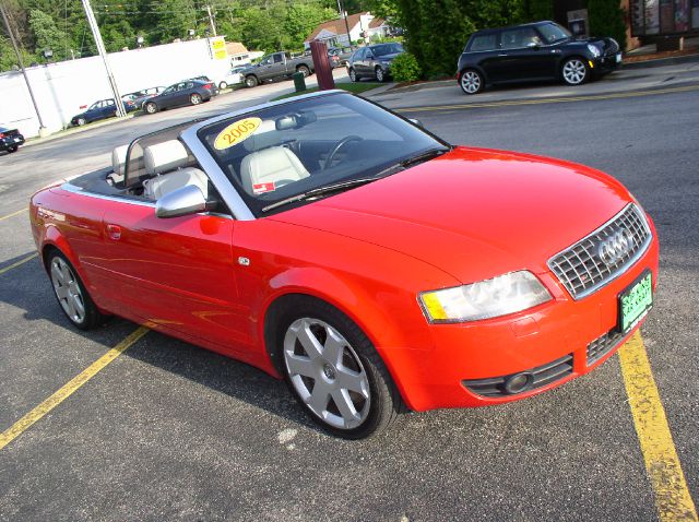 Audi S4 2005 photo 4