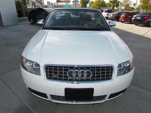 Audi S4 2006 photo 2