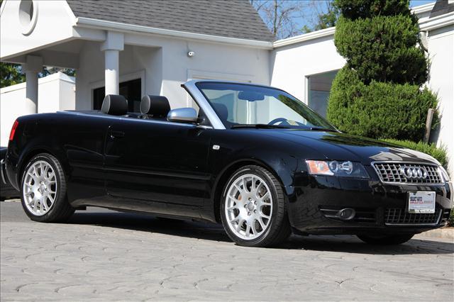 Audi S4 2006 photo 2