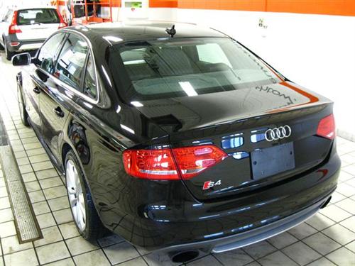 Audi S4 2010 photo 2