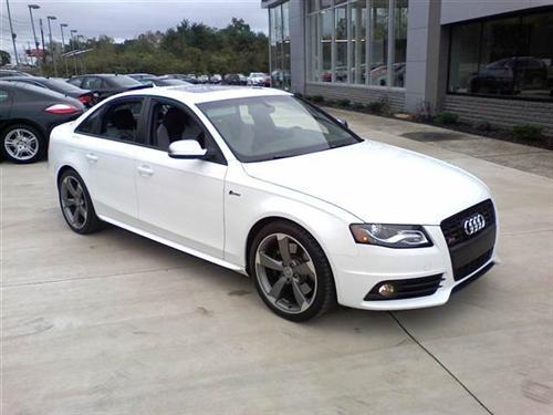 Audi S4 2011 photo 2