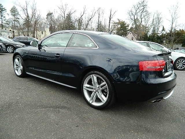 Audi S5 2010 photo 1