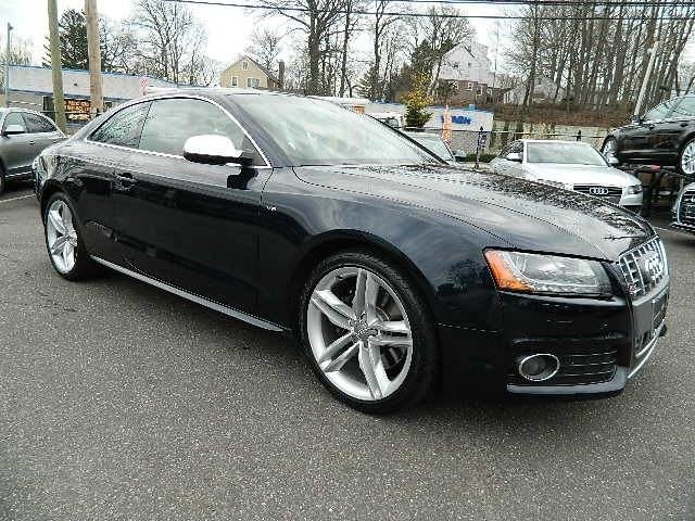 Audi S5 2010 photo 2