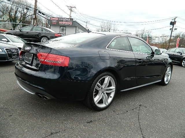 Audi S5 2010 photo 3