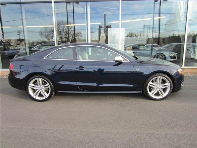 Audi S5 2010 photo 1