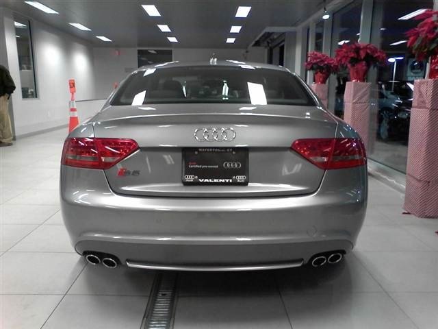 Audi S5 2010 photo 3