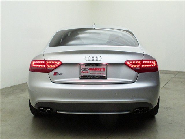 Audi S5 2010 photo 3