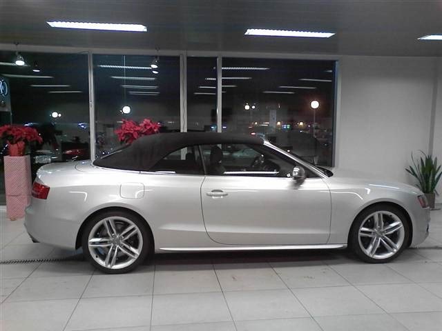 Audi S5 2010 photo 2