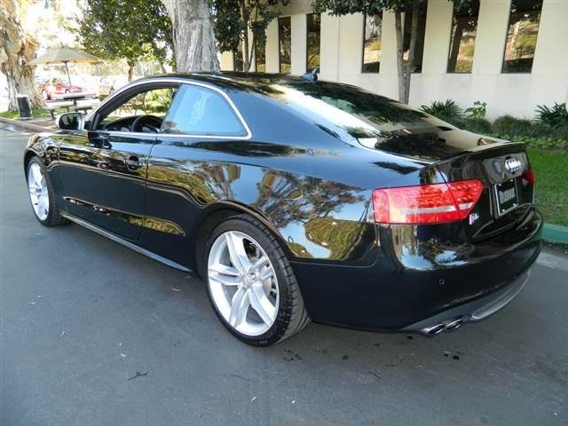 Audi S5 2010 photo 3