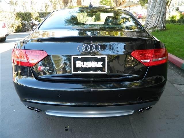 Audi S5 2010 photo 4