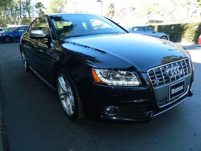 Audi S5 2010 photo 2