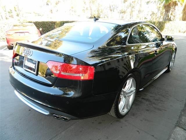 Audi S5 2010 photo 5