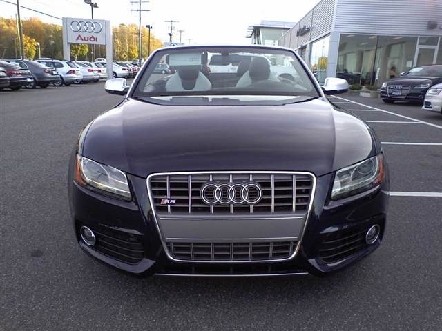 Audi S5 2010 photo 1