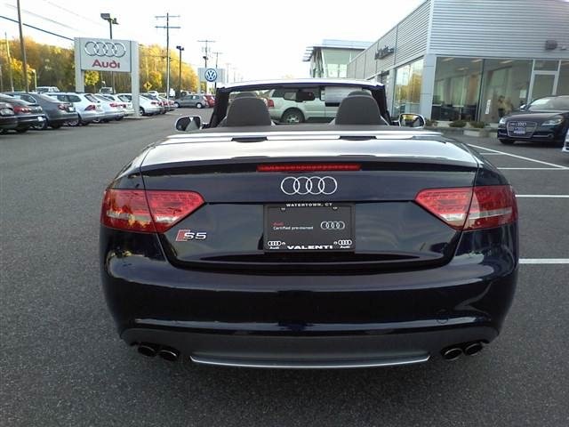 Audi S5 2010 photo 4