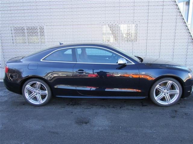 Audi S5 2010 photo 1