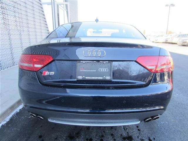 Audi S5 2010 photo 2