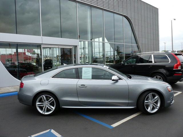 Audi S5 2010 photo 1