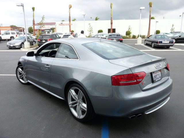 Audi S5 2010 photo 4