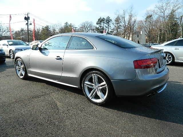 Audi S5 2010 photo 3