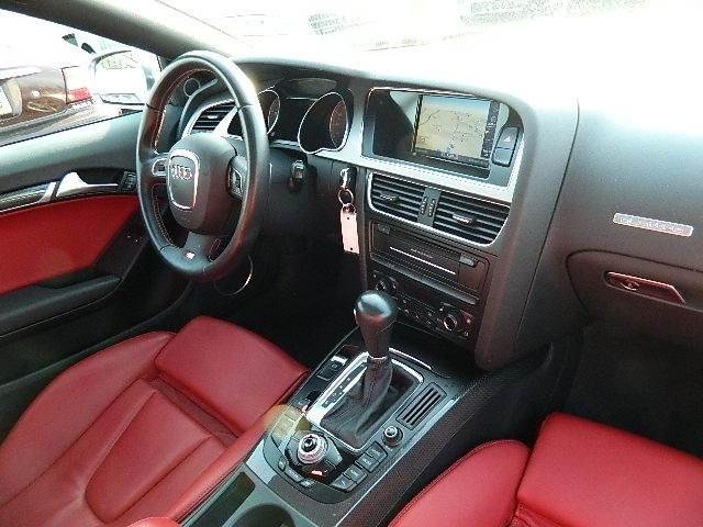 Audi S5 2010 photo 2