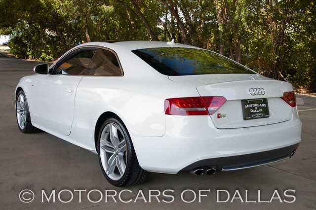 Audi S5 2010 photo 2