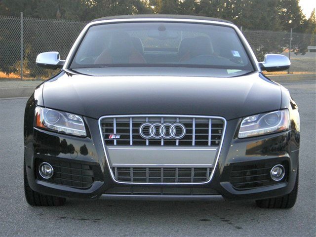 Audi S5 2010 photo 2