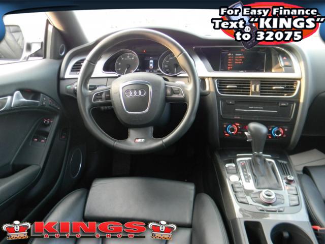 Audi S5 2010 photo 4